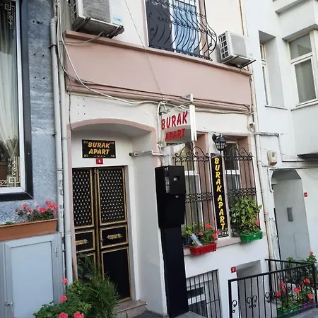 לינה וארוחת בוקר Bro Sultanahmet 4*